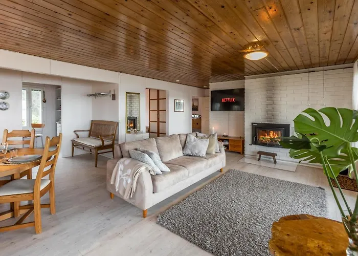 公寓 Lapland Sunrise With Lakefront Sauna 罗瓦涅米